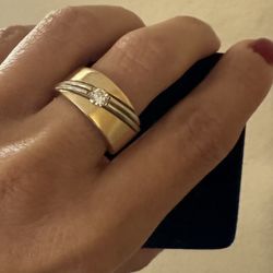 18K Gold Natural Diamond Ring