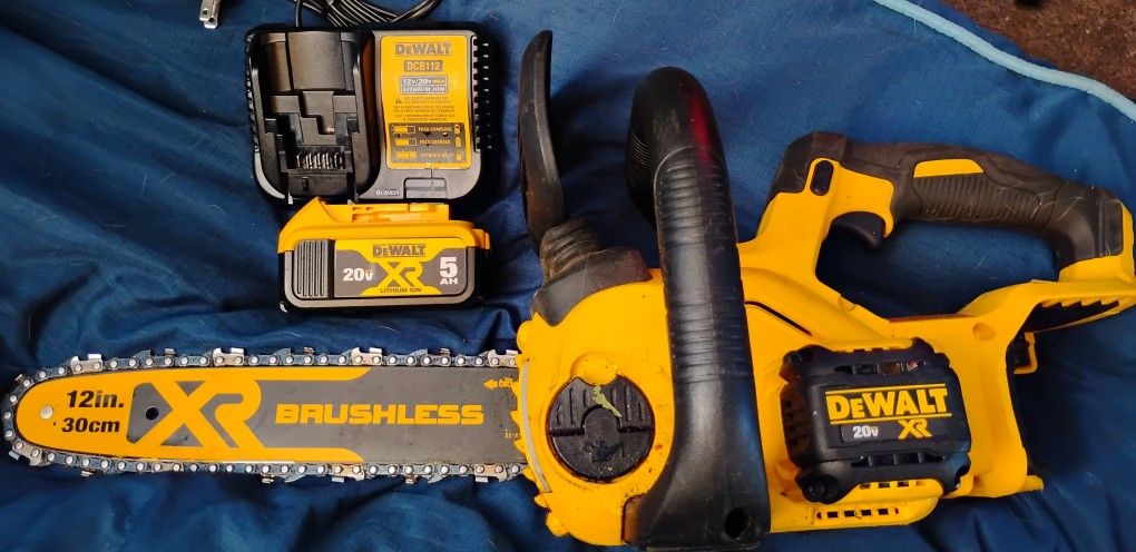 DeWalt 20V 12in. Brushless Chainsaw Kit (Battery And Charger Included)