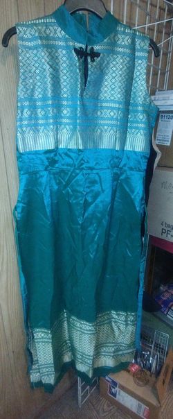 New Vintage No Tags 💯 Silk Tai Dress 🥻 Large