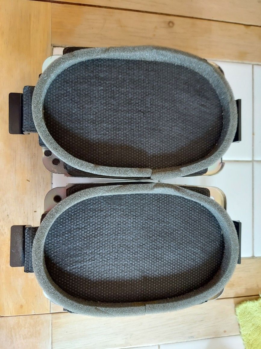 2015 GMC SIERRA STOCK SPEAKERS