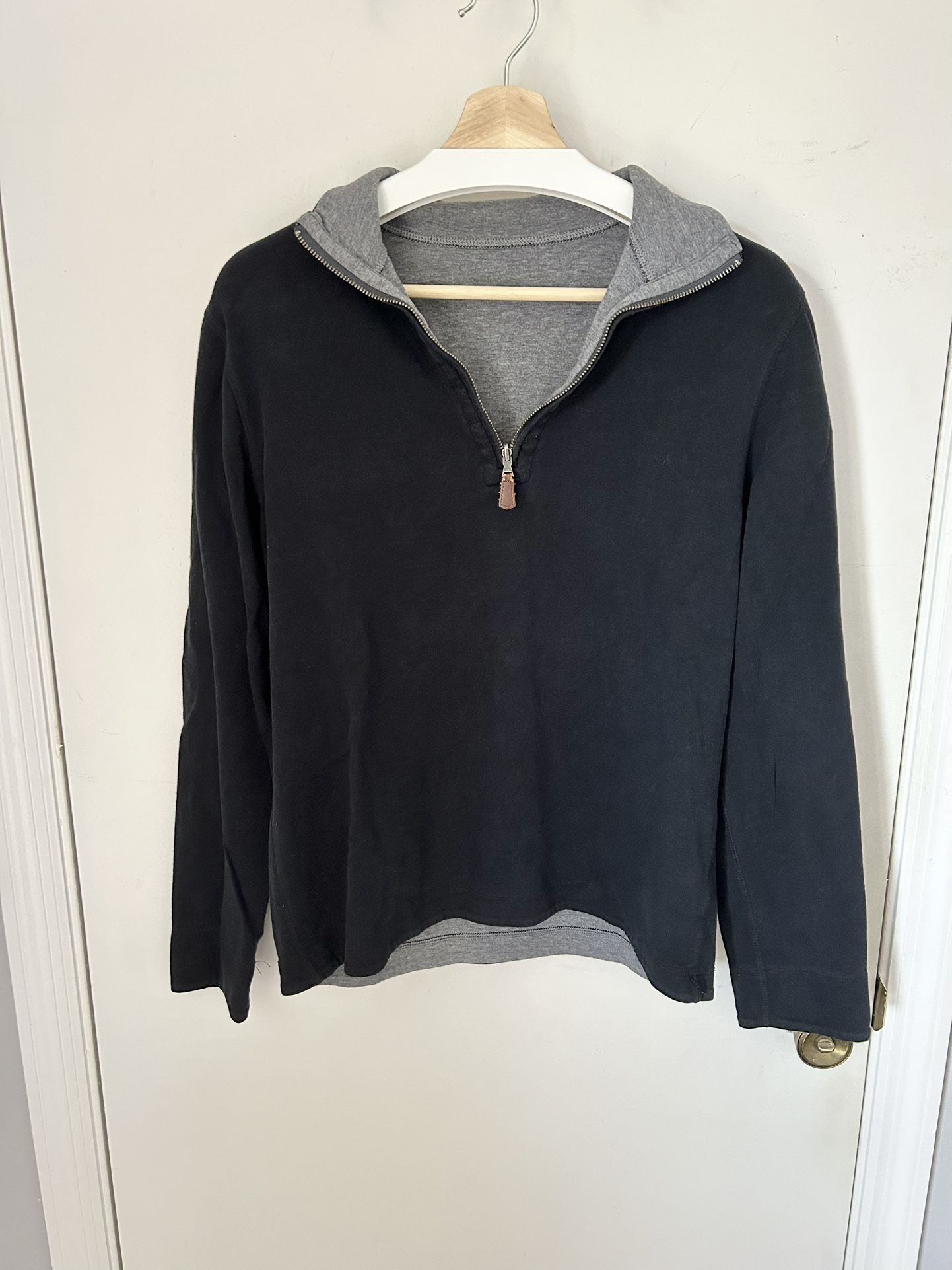Banana Republic reversible black and gray quarter zip sweater, size medium