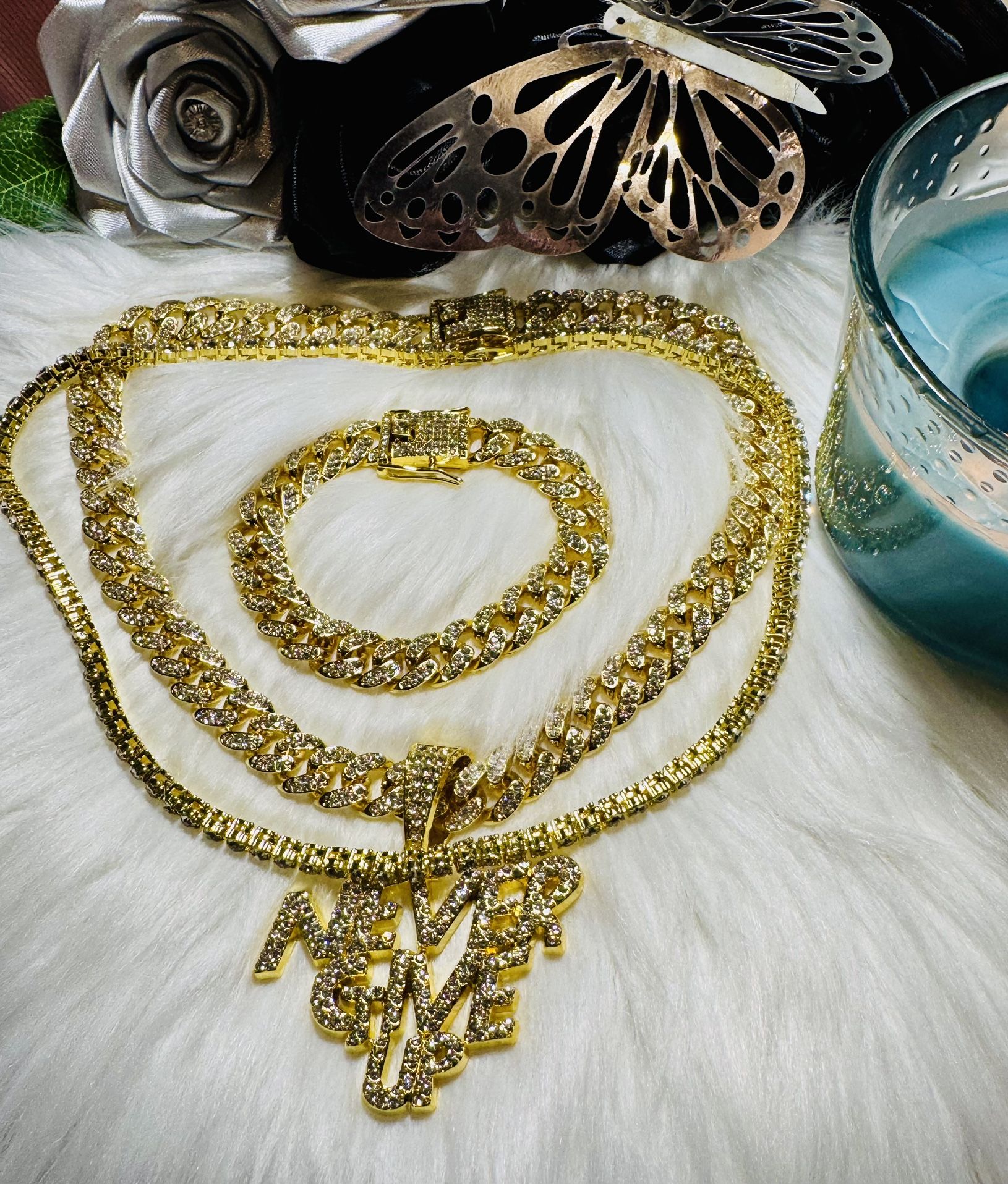 Necklace Bling “ Never give up “🤩