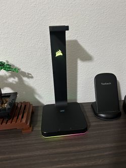 Corsair ST100 RGB Premium Headset Stand