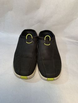 Cole Haan Nike Air loafer clog black leather slip on shoe sneakers. Size: 9B ( D13738) Color: black and green No box Pre- owned, good conditions