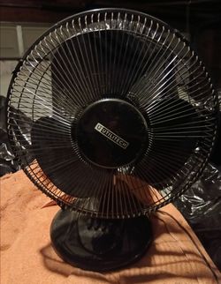 12 inch UtiliteTech fan works great nothing's wrong with it just a little dusty being stored in the garage