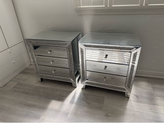 Set of 2 Mirrored Crushed Diamond Dressers Nightstands