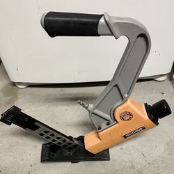 BOSTITCH BTFP12569 Pneumatic Flooring Stapler / Nailer