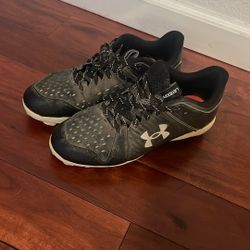Baseball cleats (Boys Size 6) Under Armor