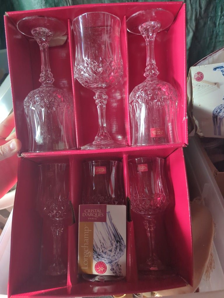 New Set Of 6 Wine Glasses