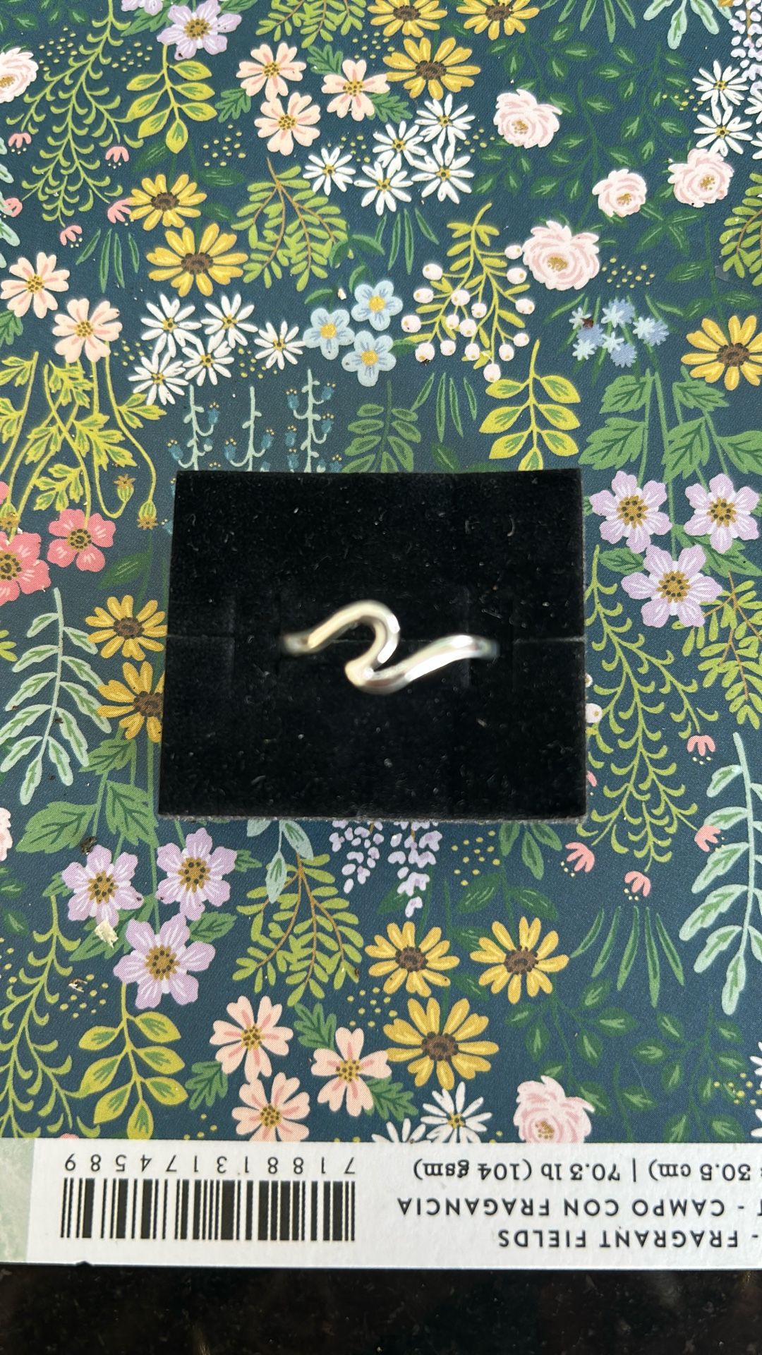 NEW Size 9 WAVE Silver Colored Ring