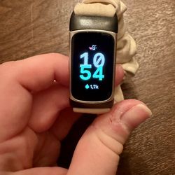 Fitbit Charge 6 With Band And Charger