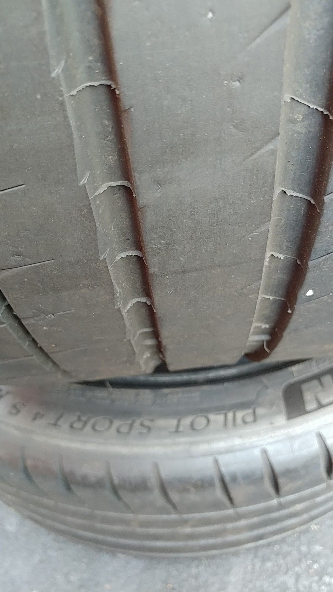 255 40 20 set of 4 Michelin pilot sport