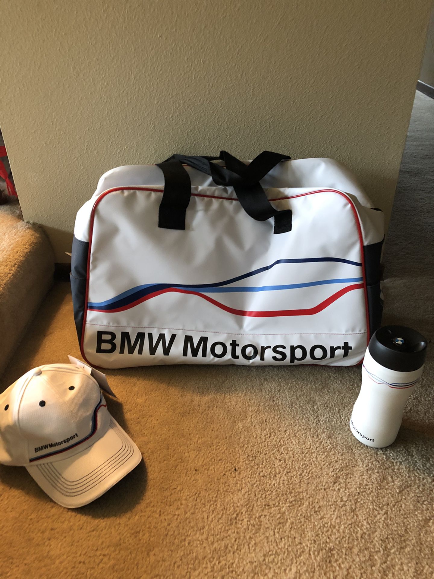 BMW Motorsport Duffle, Fan cap and Hydro flask