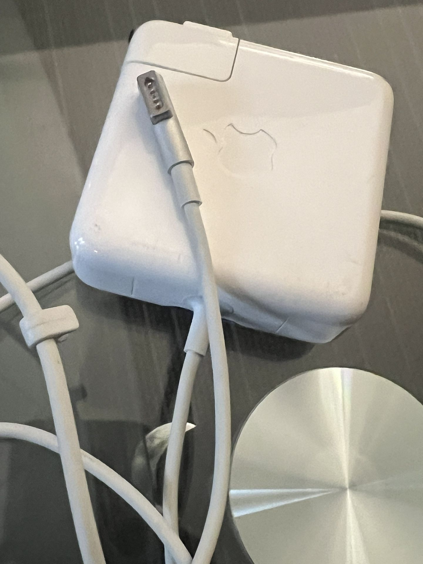 MagSafe Apple