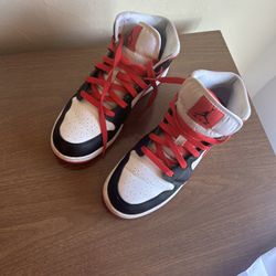 Jordan 1 mid very Berry