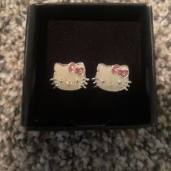 Hello Kitty Ear Rings
