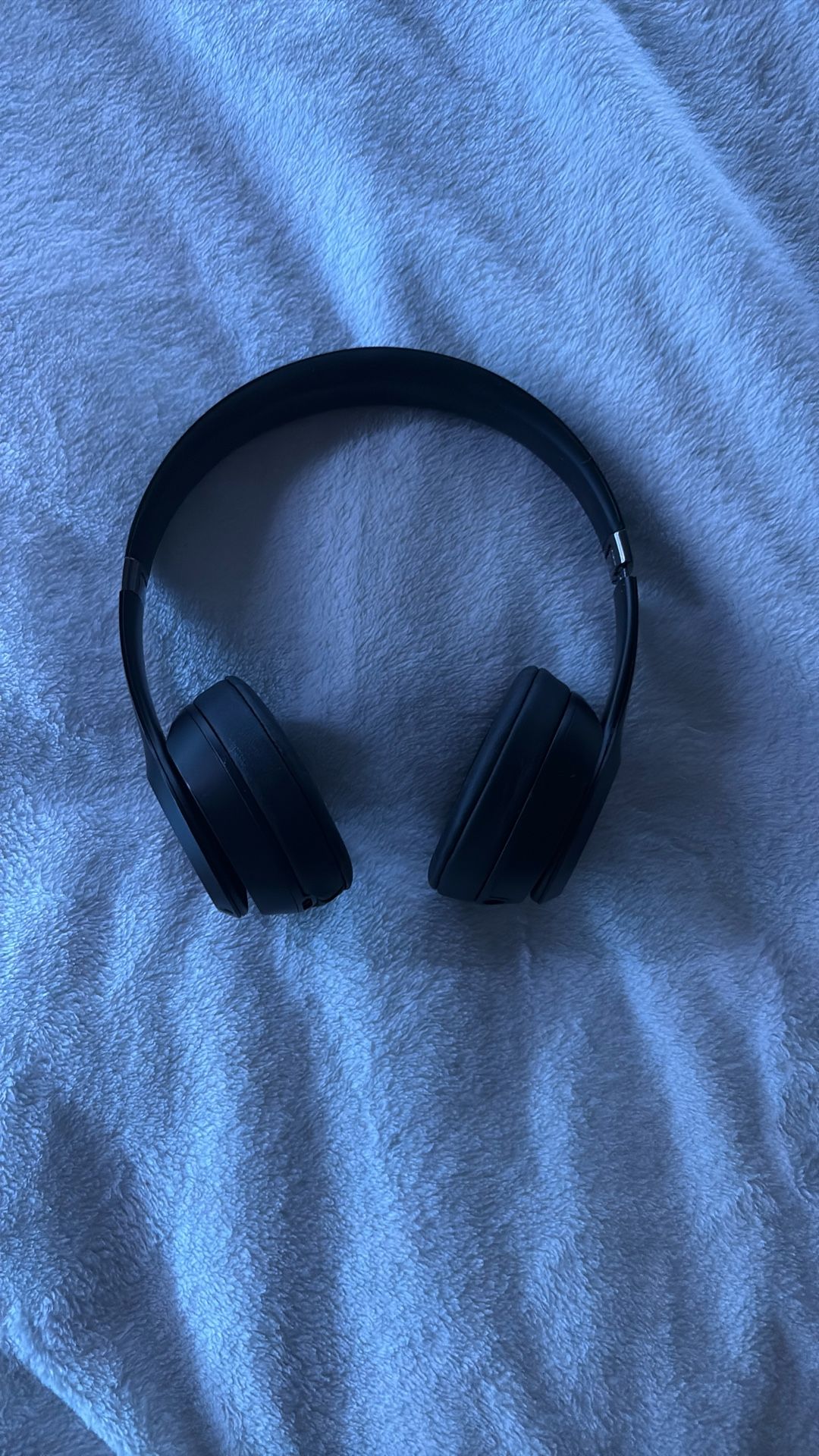beats solo 4 (no box)