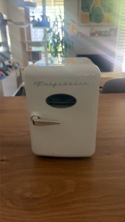 Frigidaire Retro Mini Fridge