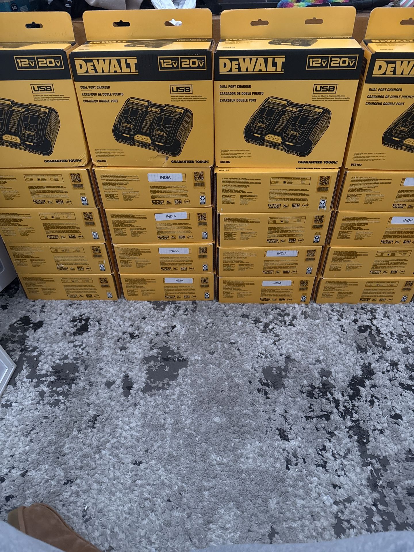 Dewalt 12V to 20V MAX Lithium-Ion Dual Port Jobsite Charging Station with (2) USB Ports