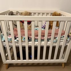 Baby crib with mattress