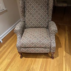 Wingback recliner chair