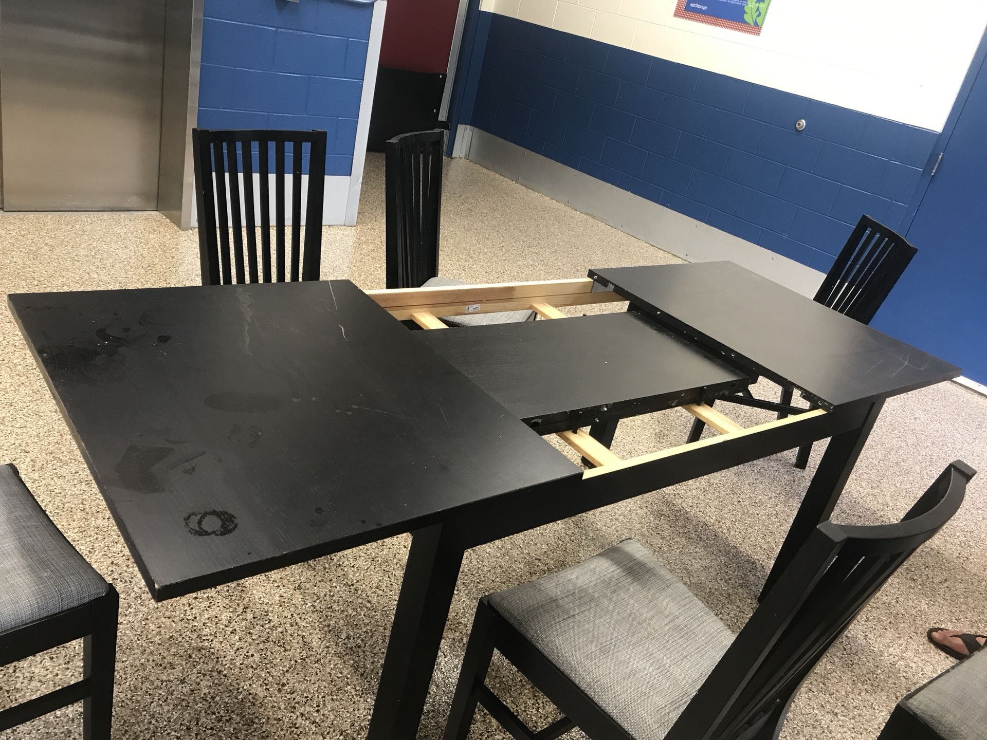 IKEA Stornas Extendable table and 6 chairs