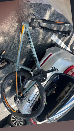 GIANT TALON 29ER MAXXIS ORANGE TIRES $400 obo no lower than $300