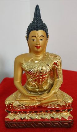 Gold Sitting Thai Buddha Statue to Bring Peace and Relaxation