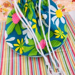 Vintage Flower Power Crazy Daisies Tote