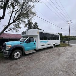 Ford f550 Shuttle Bus