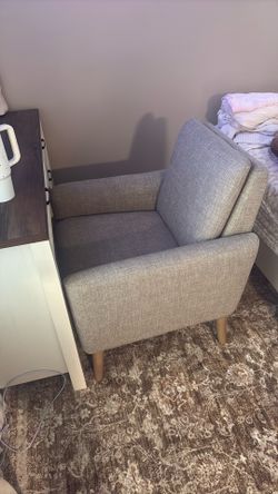 Comfy accent chair