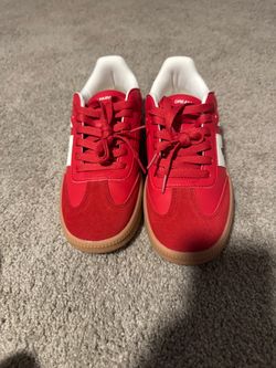 Women’s shoes