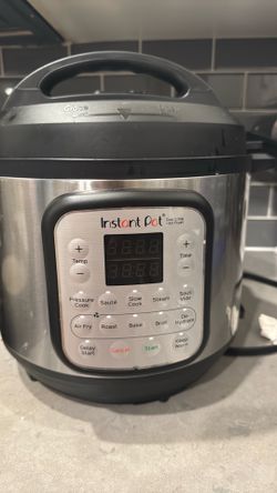 Move out Sale : Instant Pot Duo Crisp Pressure Cooker+ Air Fryer, 6 quart