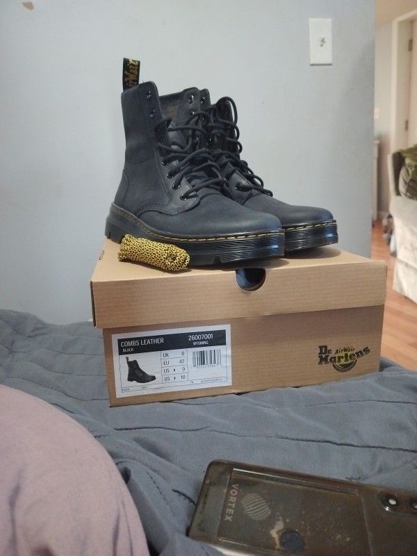 Brand New Size 9 Women's Dr Martins