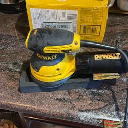 DEWALT 3 Amp Corded 5 in. Variable Speed Random Orbital Sander