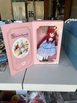 1987 Effanbee’s Little Red Riding Hood. In Original Box