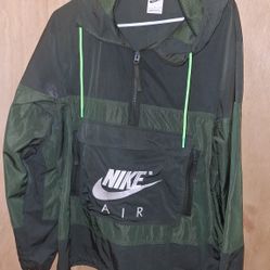 Nike WindBreaker Pull Over