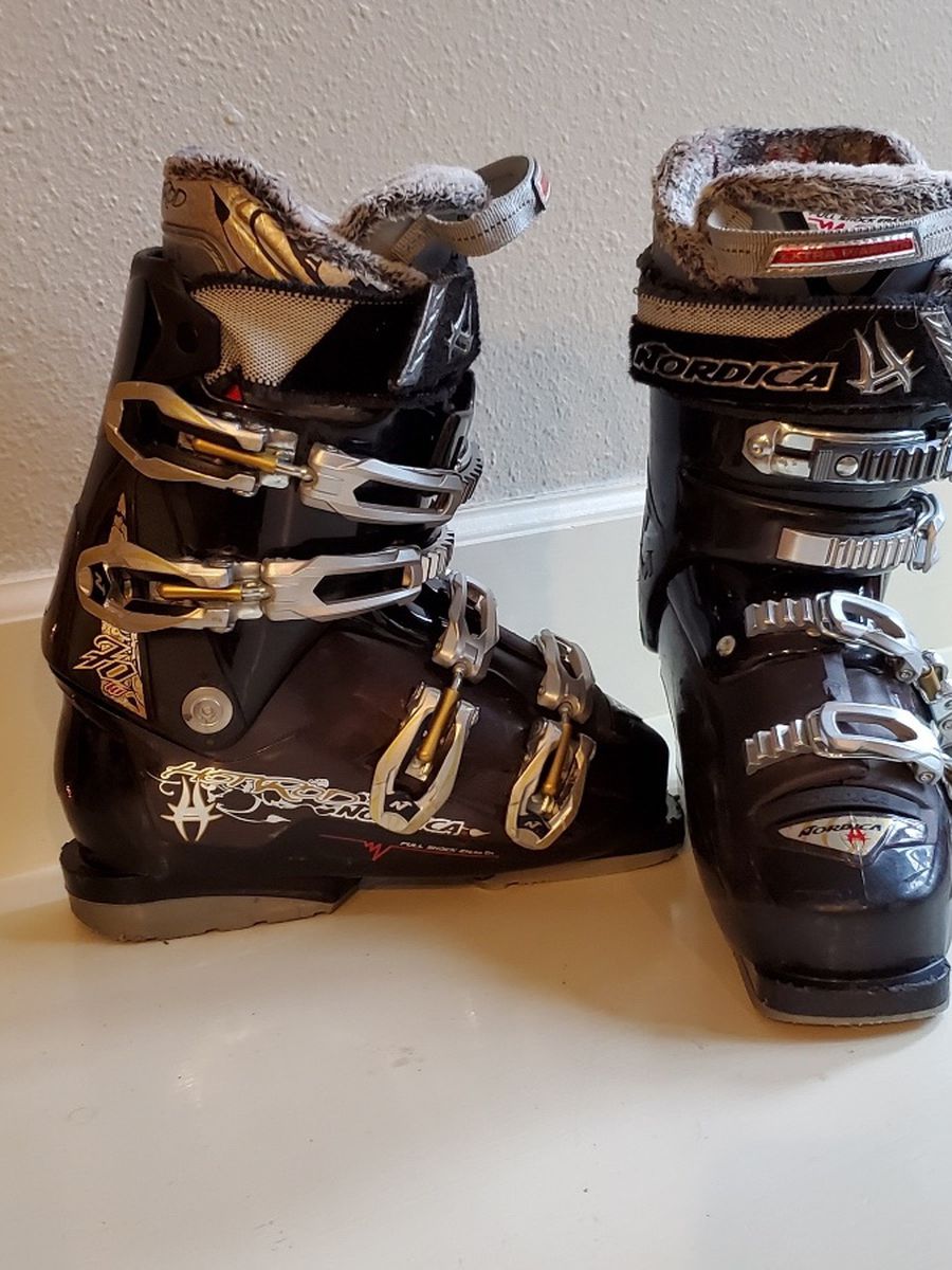 Nordica Ski Boots Size 23.5