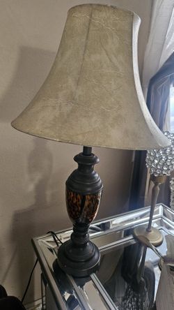 Lamp 🔦 Table
