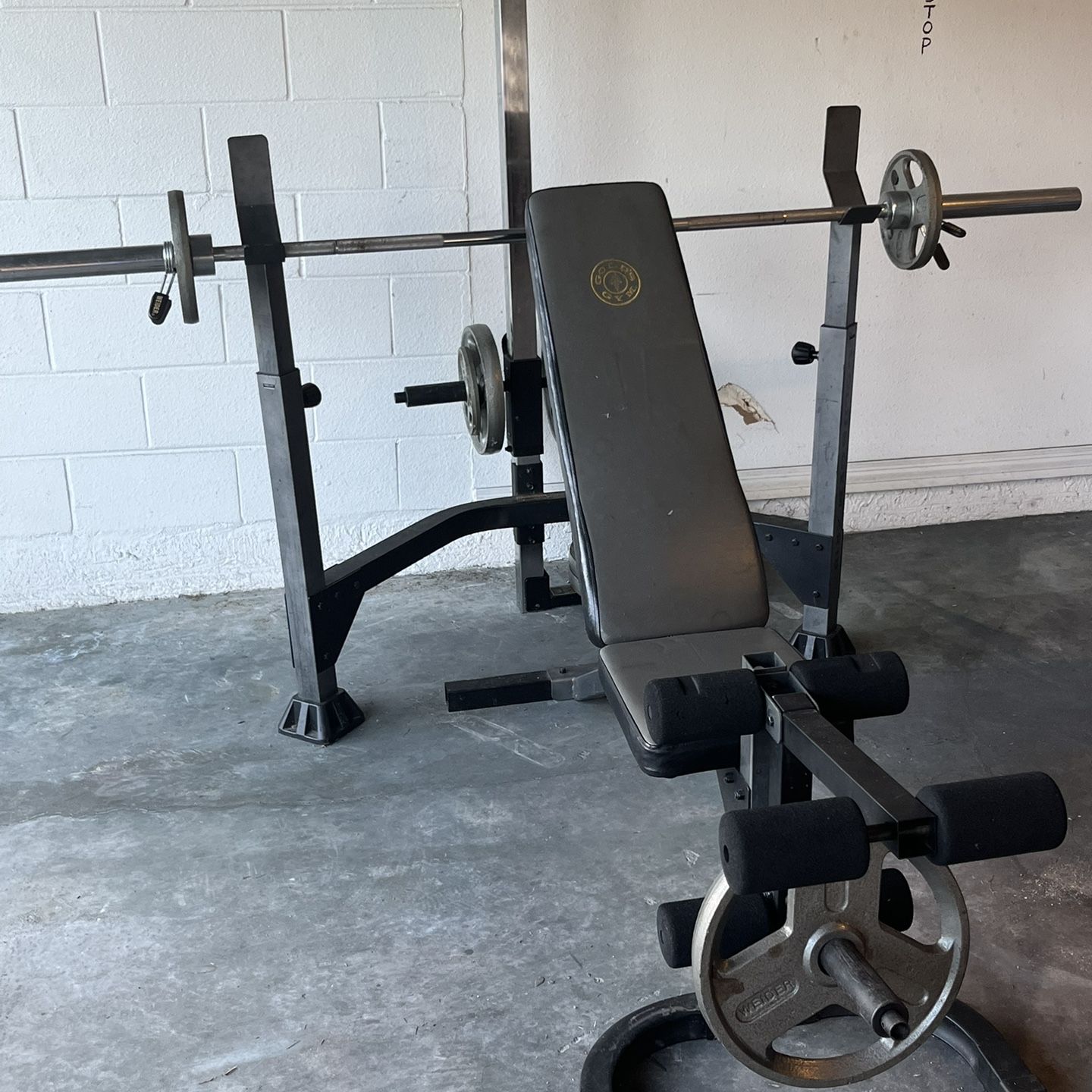 Gold's Gym Weight Set for Sale in Winter Haven, FL - OfferUp