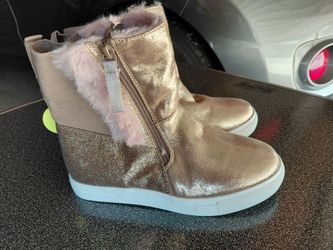 New Big Girls Size 4 Shoes $10