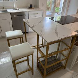 Bar Counter With Bar Stools 