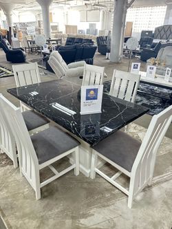 Dining table & 6 chairs 🪑