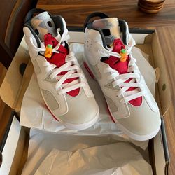 Brand New- Jordan Retro 6 Hare - Grade School 6y