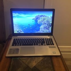 Dell Inspiron 5570