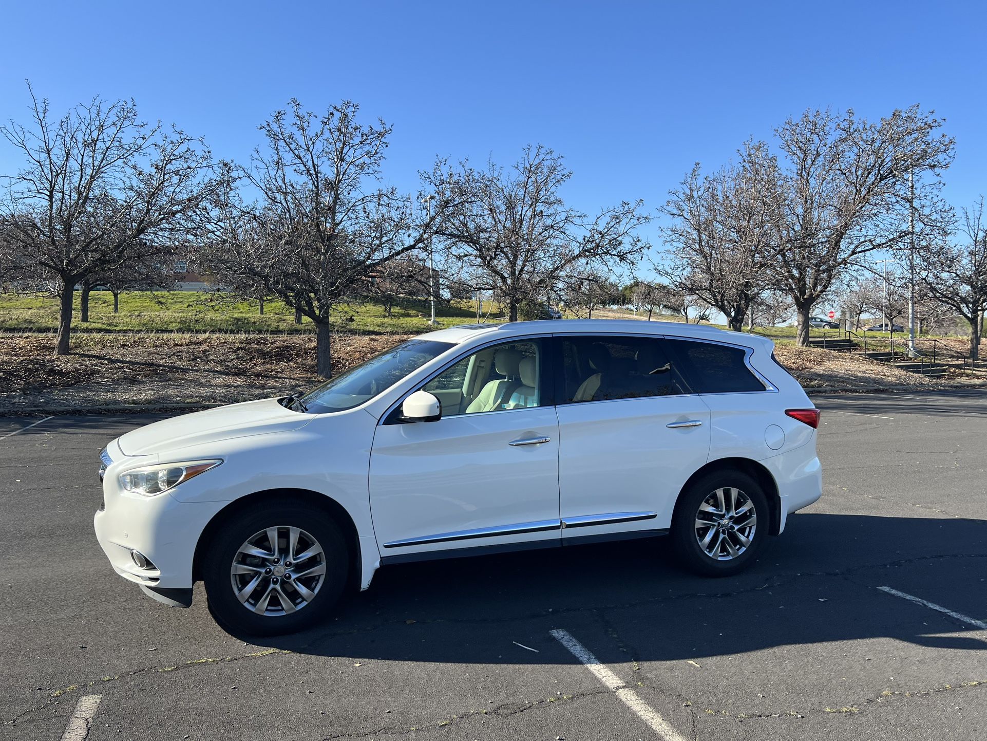 2013 Infiniti Jx35