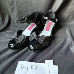 Kids Dress Shoes Like New Size 1 