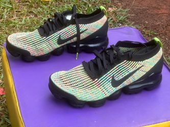 10.5 Nike Air VaporMax Flyknit Multicolor Sneakers