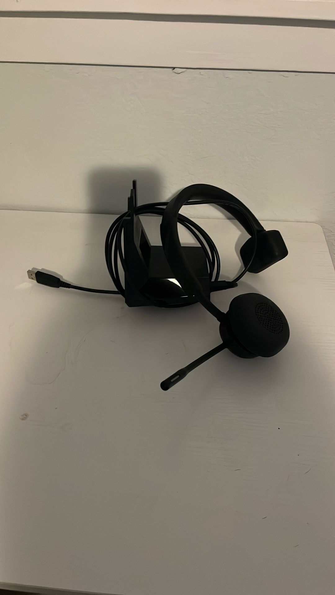 One Ear With Microphone Head Set With USB Plug In 