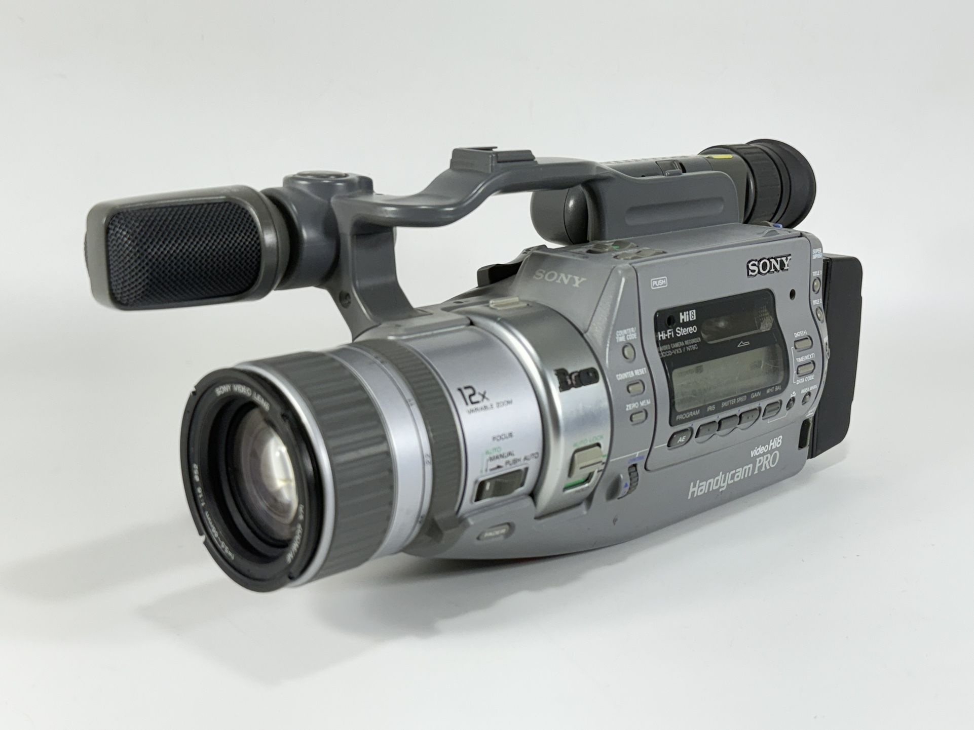 Sony Handycam PRO CCD VX3 3CCD Hi8 Video Camcorder with Battery